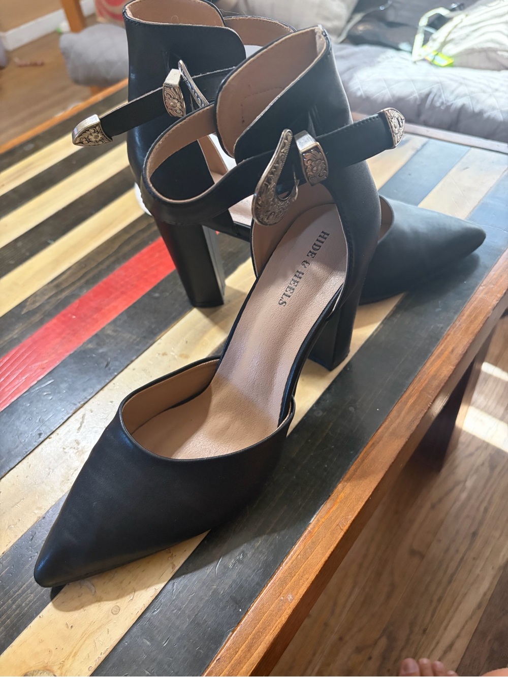 Hide & Heels Black Pumps
